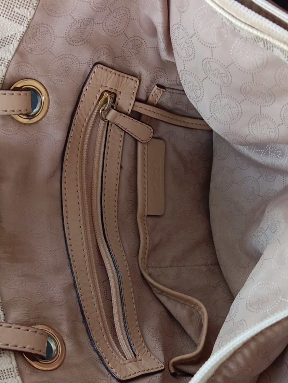 Michael Kors Cream Logo Tote with Tan Trim and Wallet Size 12×11×6 - Picture 7 of 9